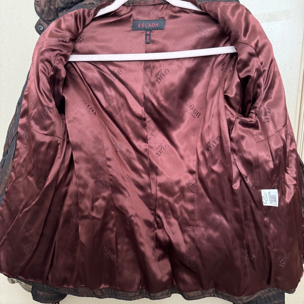 Great looking Escada jacket - Picture 5 of 5